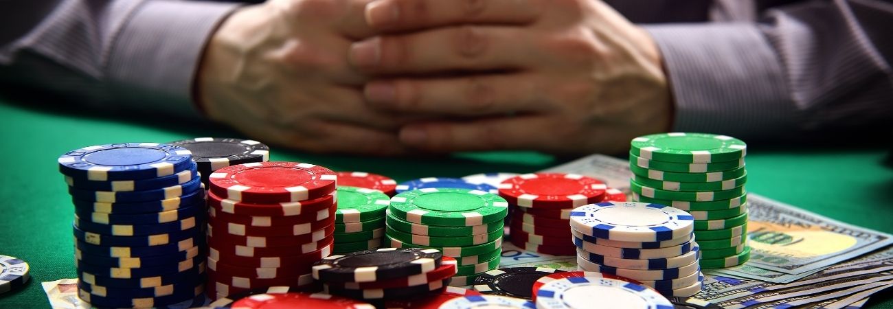How much do poker pros win?
